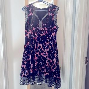 Roz & Ali sleevless a-line dress. Size 14